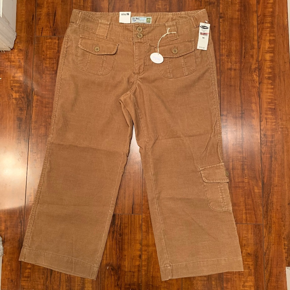 🦋Old Navy Brown Low Waist Capris